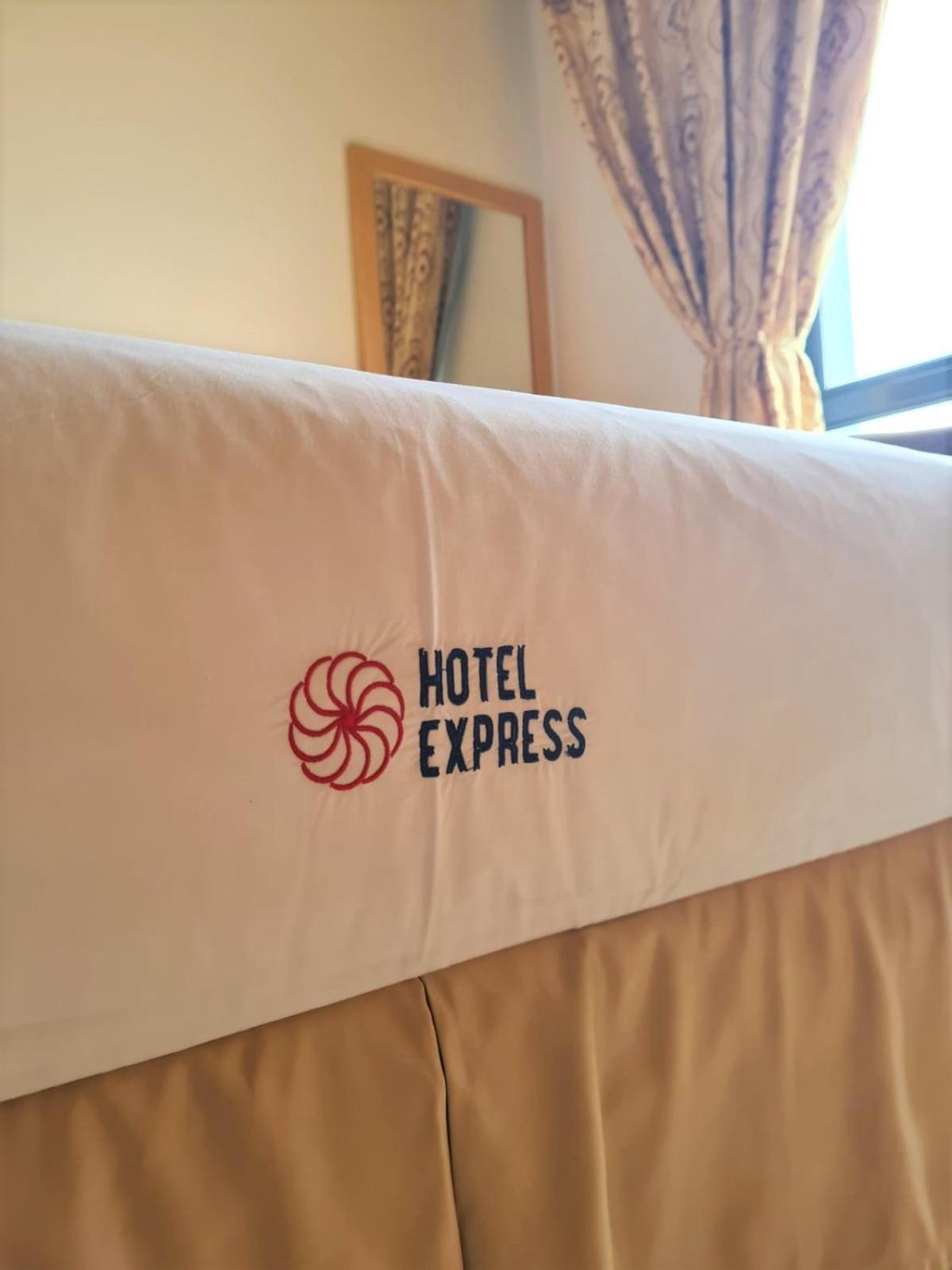 Hotel Express Luanda Luaran gambar