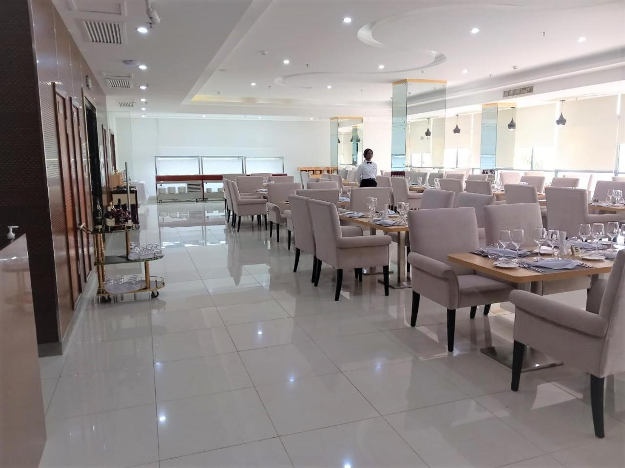 Hotel Express Luanda Luaran gambar