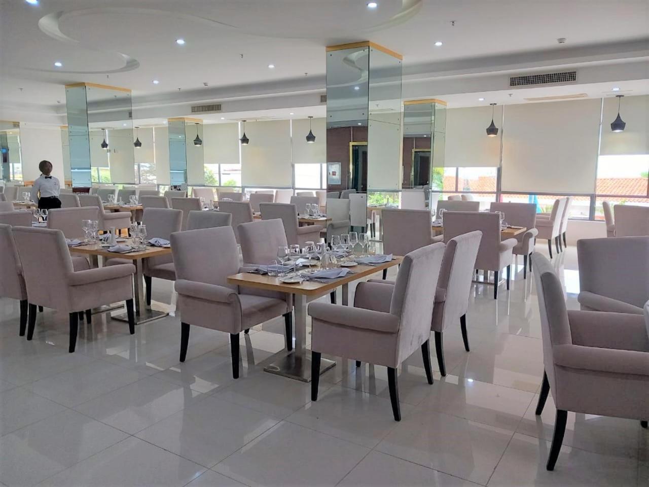 Hotel Express Luanda Luaran gambar