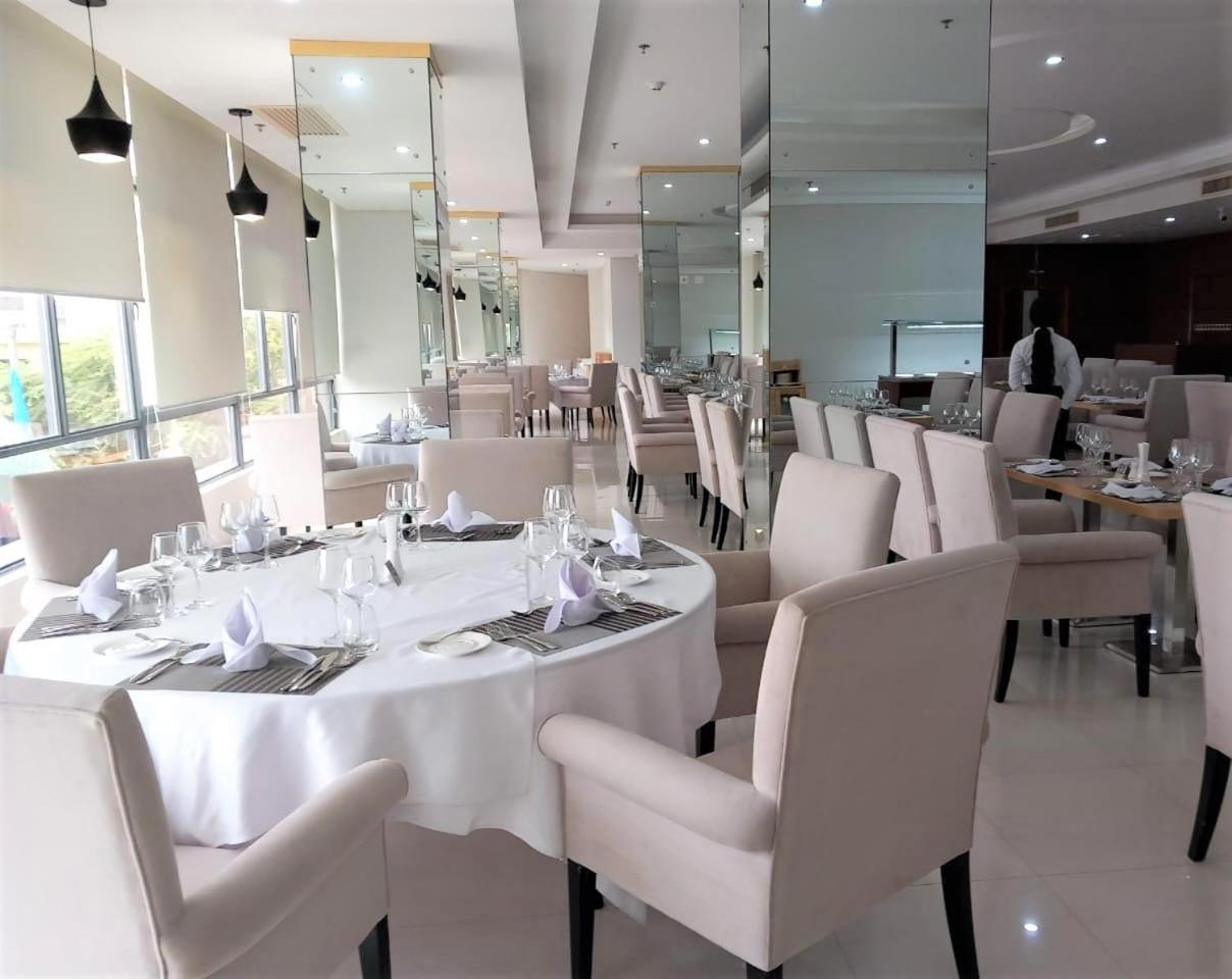 Hotel Express Luanda Luaran gambar